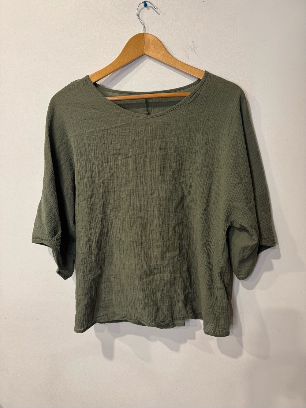 Women’s Linen Shirt Size M Olive Green Relaxed Dolman Sleeve Boho Lagenlook